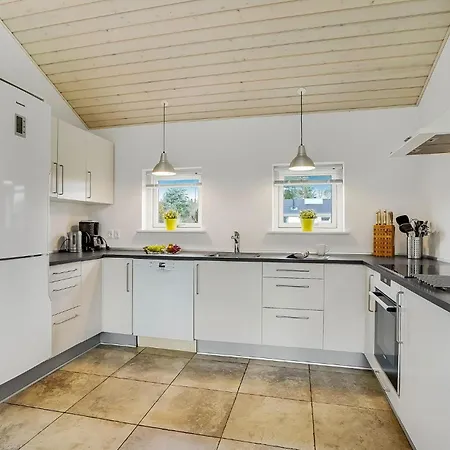 Beautiful Home In Herning With Kitchen * هيرنينغ